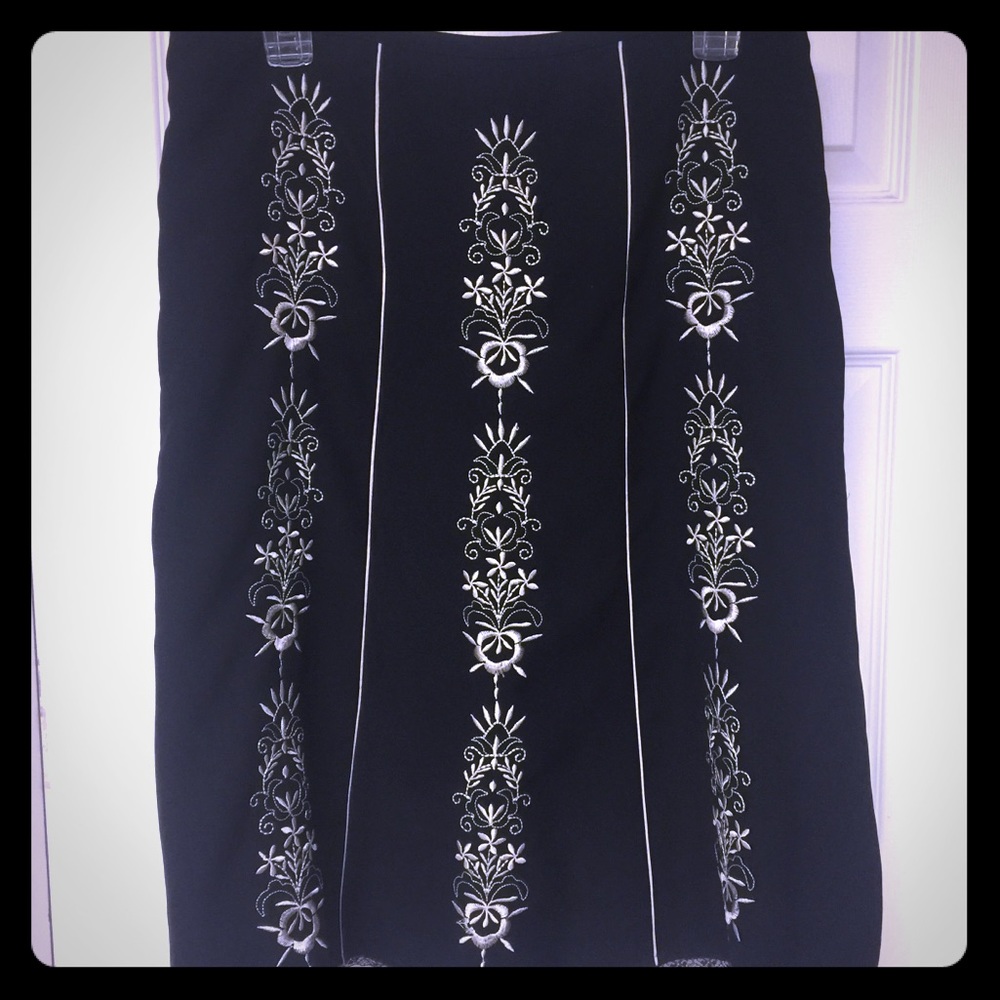 Ann Taylor Loft Embroidered Skirt